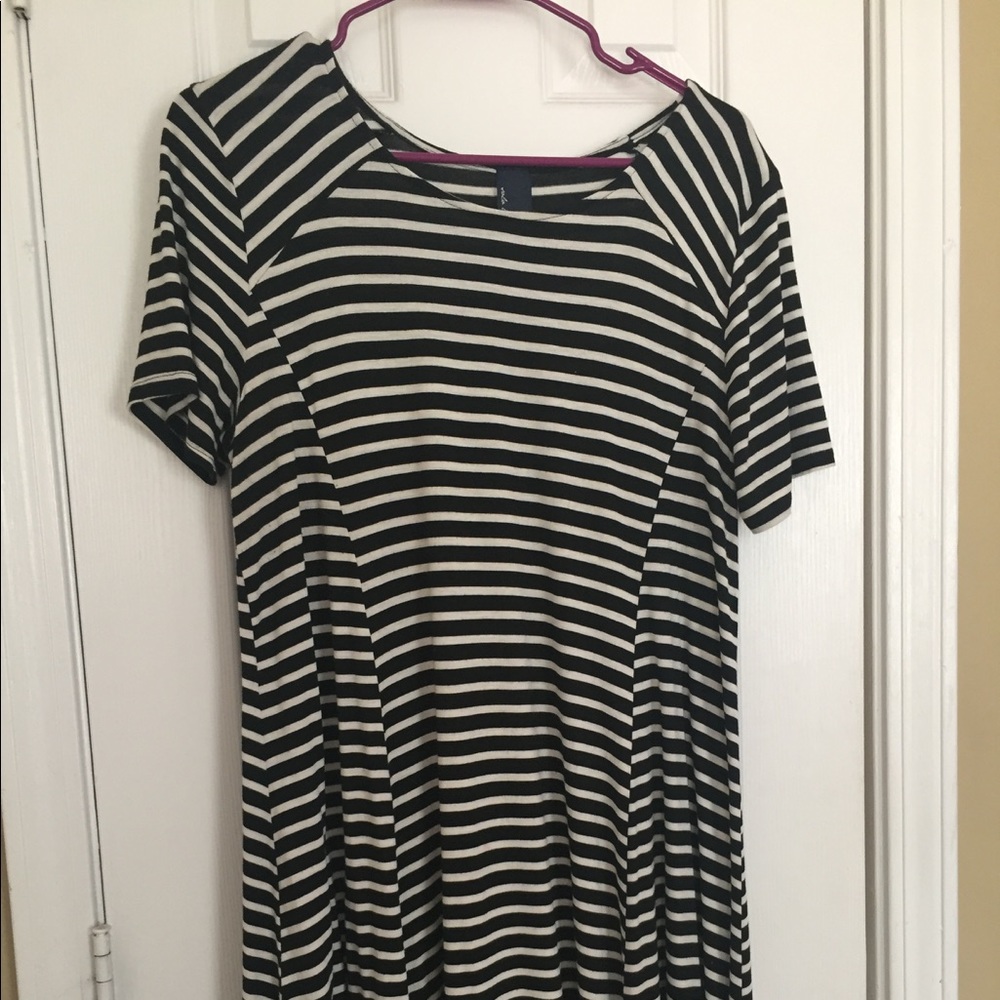 Short sleeve strip dress with pockets